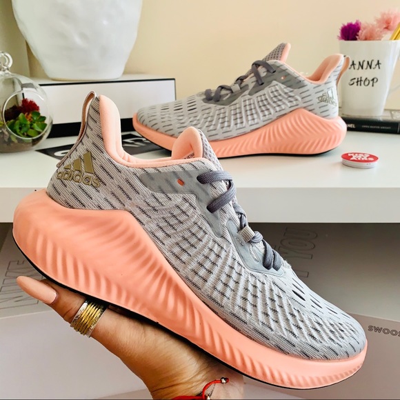 adidas Shoes - NWT Adidas Alphabounce Running shoes
